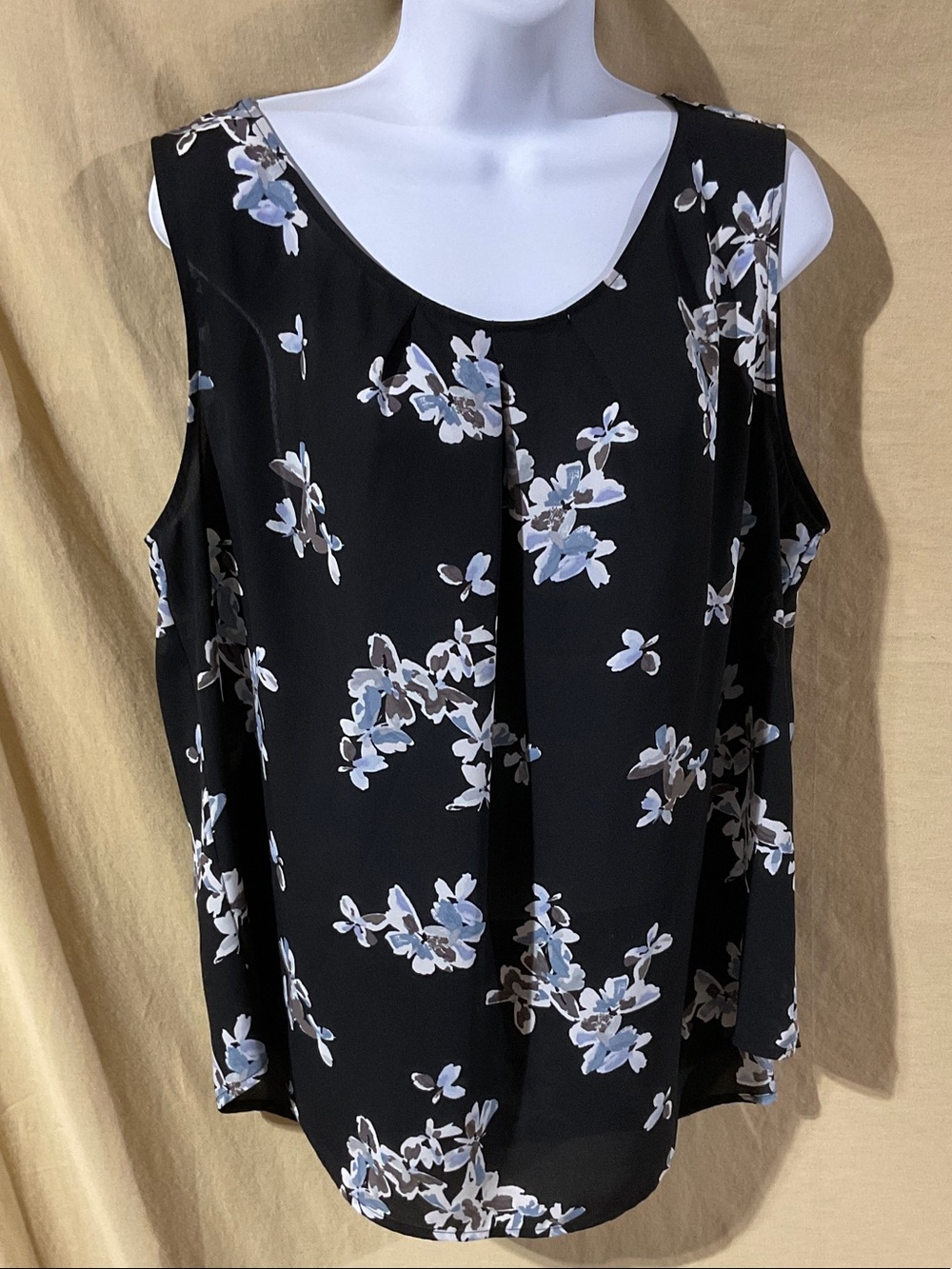 Nine West Size XL Black Floral Sleeveless Blouse